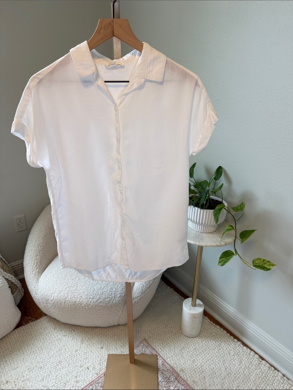 beachlunchlounge White Button-Down Short Sleeve Shirt